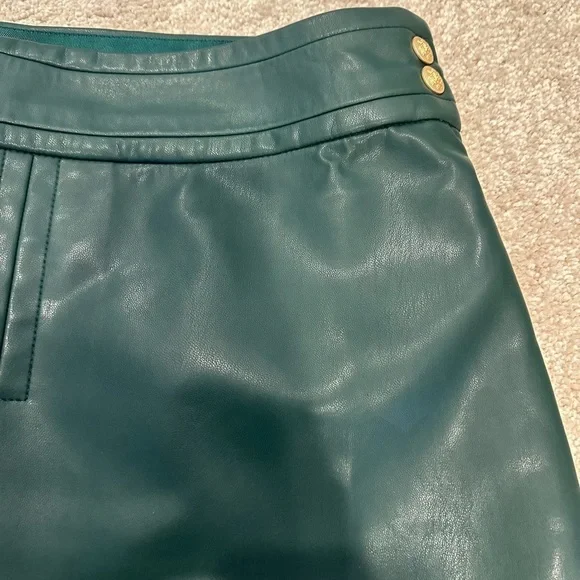 J. Crew Center-pleat mini skirt in faux leather army green 10 NWT - Picture 3 of 4